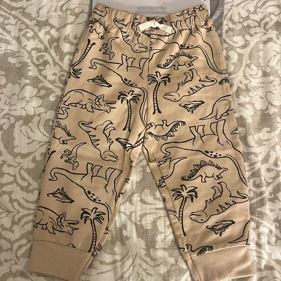 NWT 3pc Carter’s boy’s play set size 12 month and 6 month. - Picture 2 of 6